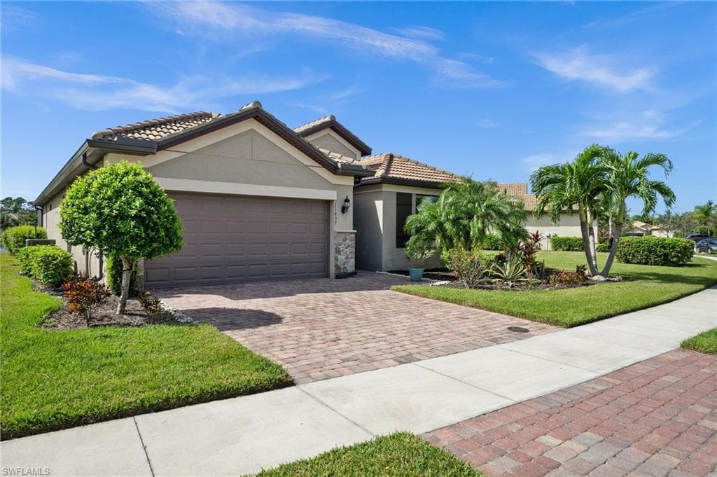 11837 Darcy Pl, Fort Myers, FL 33913-4