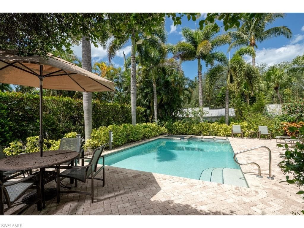 370 11th Ave S 2, Naples, FL 34102-12