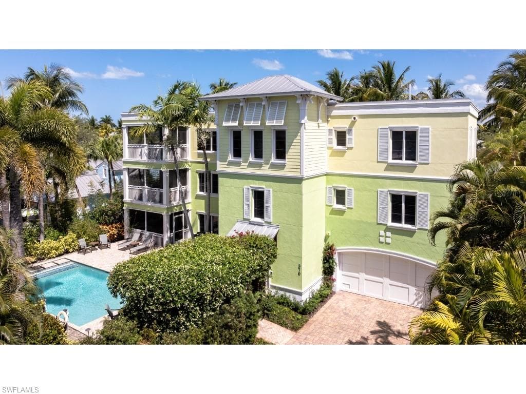 370 11th Ave S 2, Naples, FL 34102-1
