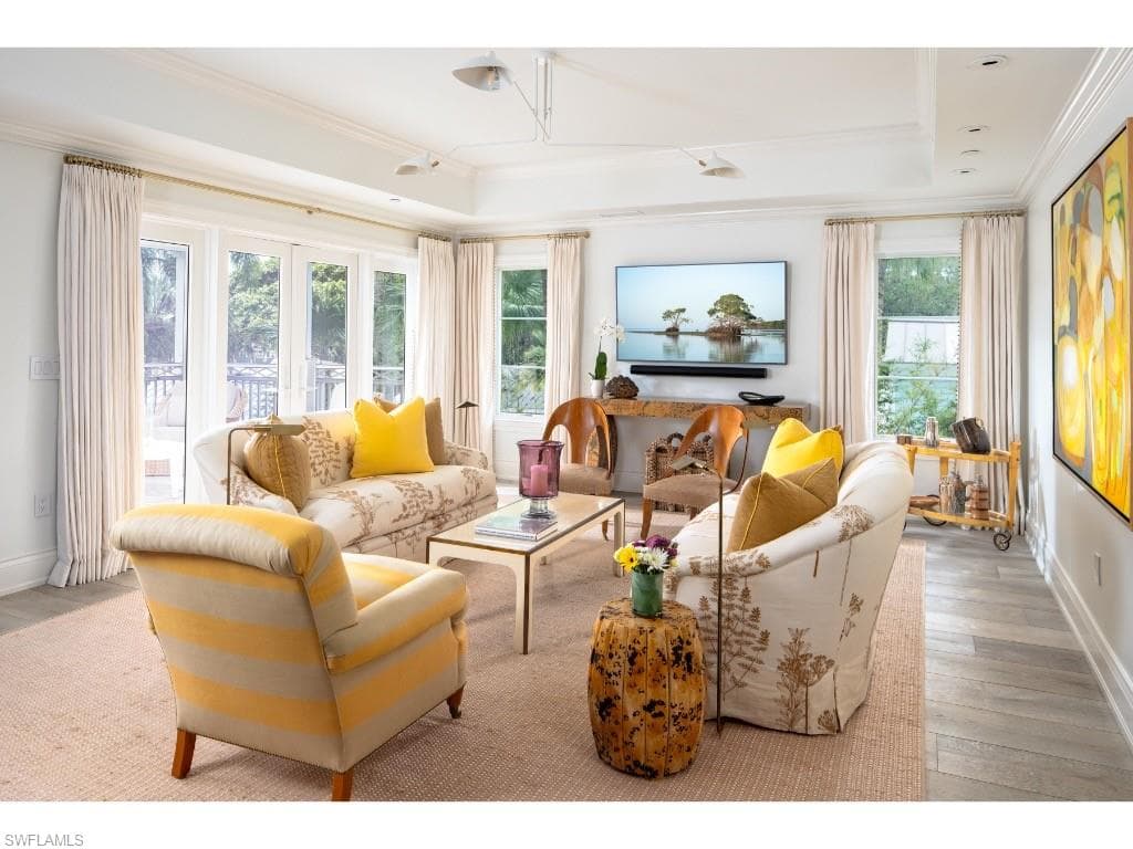 370 11th Ave S 2, Naples, FL 34102-3