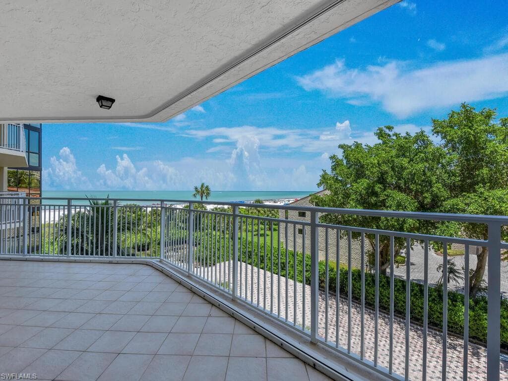 520 Collier Blvd 404, Marco Island, FL 34145-11