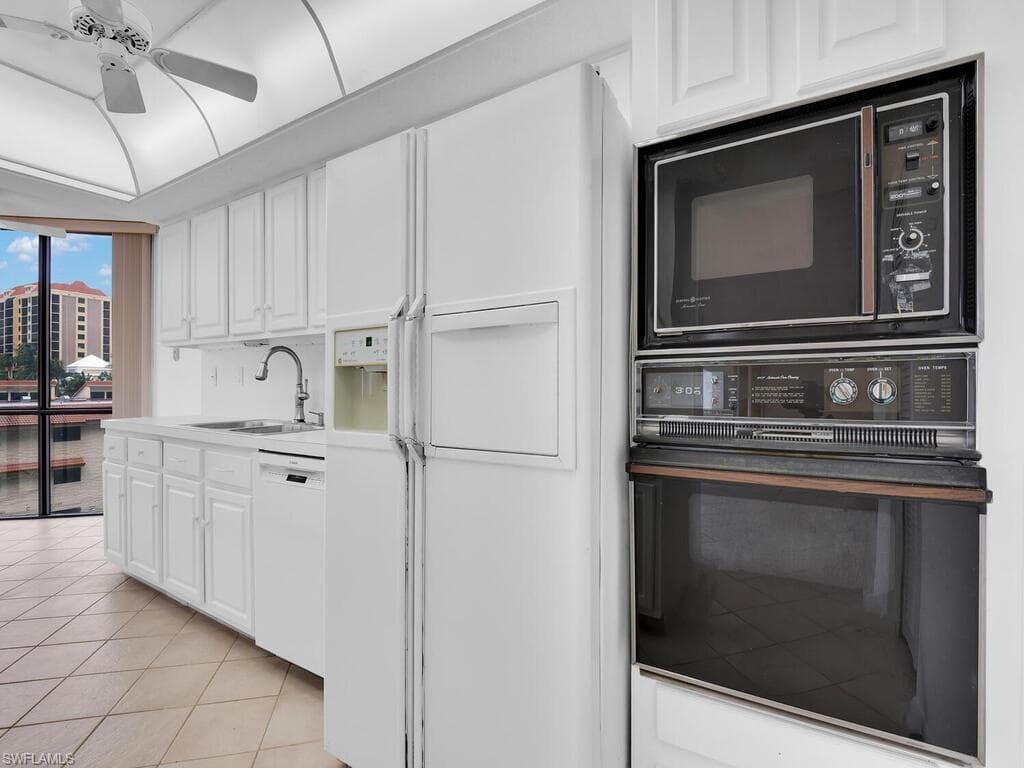 520 Collier Blvd 404, Marco Island, FL 34145-13