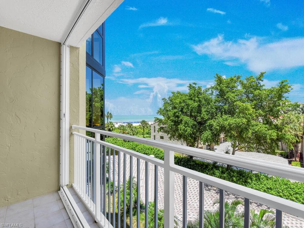 520 Collier Blvd 404, Marco Island, FL 34145-22
