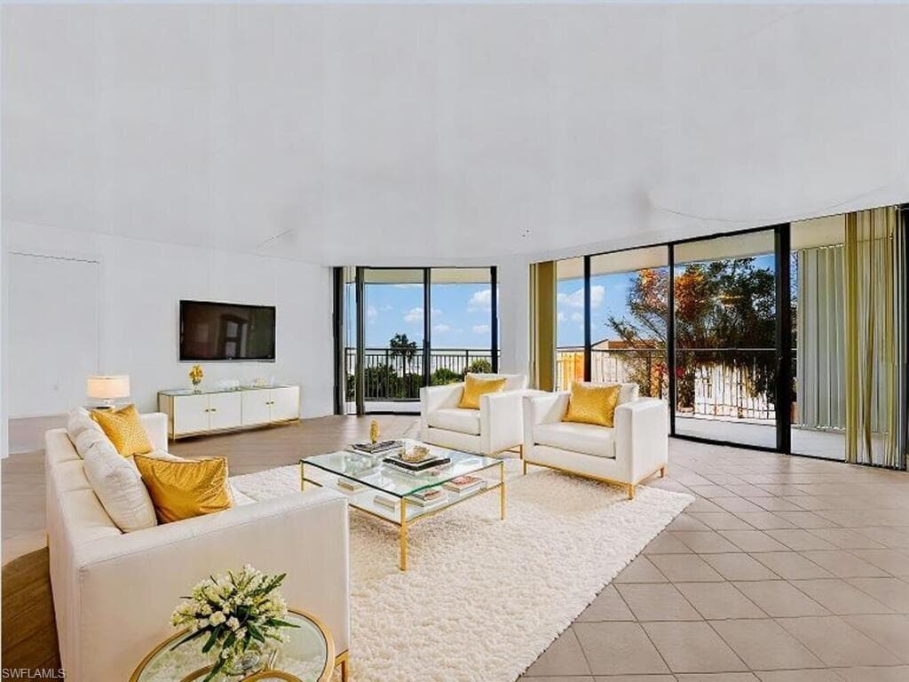 520 Collier Blvd 404, Marco Island, FL 34145-8