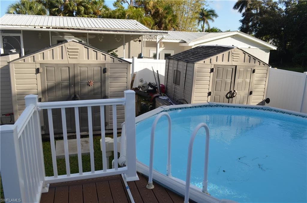 1447 Shadowlawn Dr, Naples, FL 34104-3