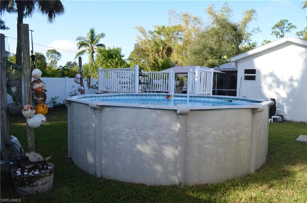 1447 Shadowlawn Dr, Naples, FL 34104-4