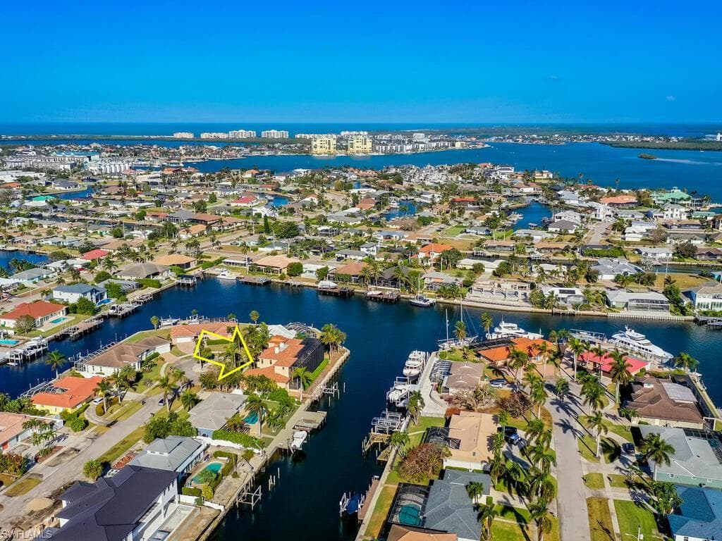 867 Chestnut Ct, Marco Island, FL 34145-10