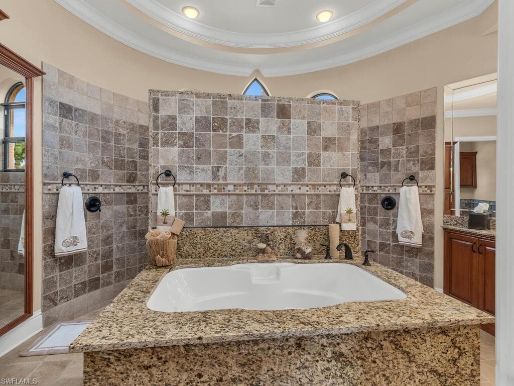 867 Chestnut Ct, Marco Island, FL 34145-27