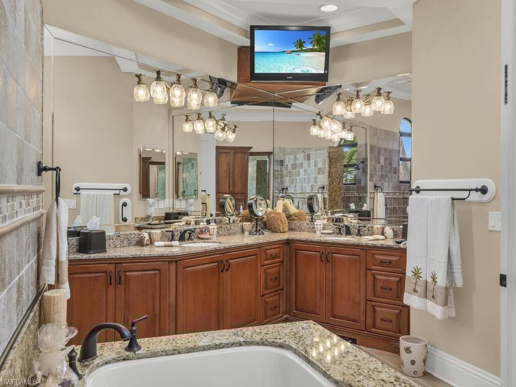 867 Chestnut Ct, Marco Island, FL 34145-29