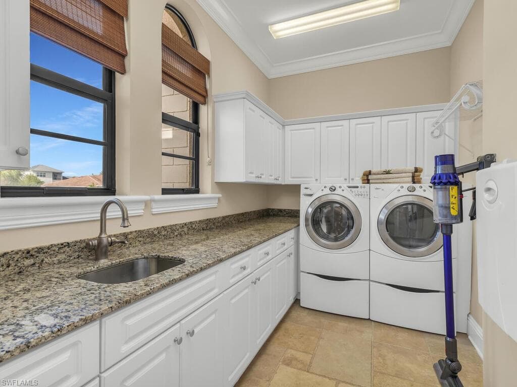867 Chestnut Ct, Marco Island, FL 34145-30