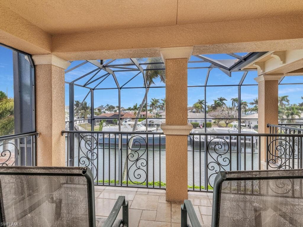 867 Chestnut Ct, Marco Island, FL 34145-36