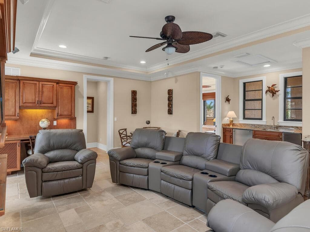 867 Chestnut Ct, Marco Island, FL 34145-40