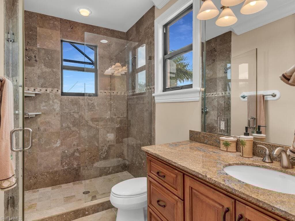 867 Chestnut Ct, Marco Island, FL 34145-45