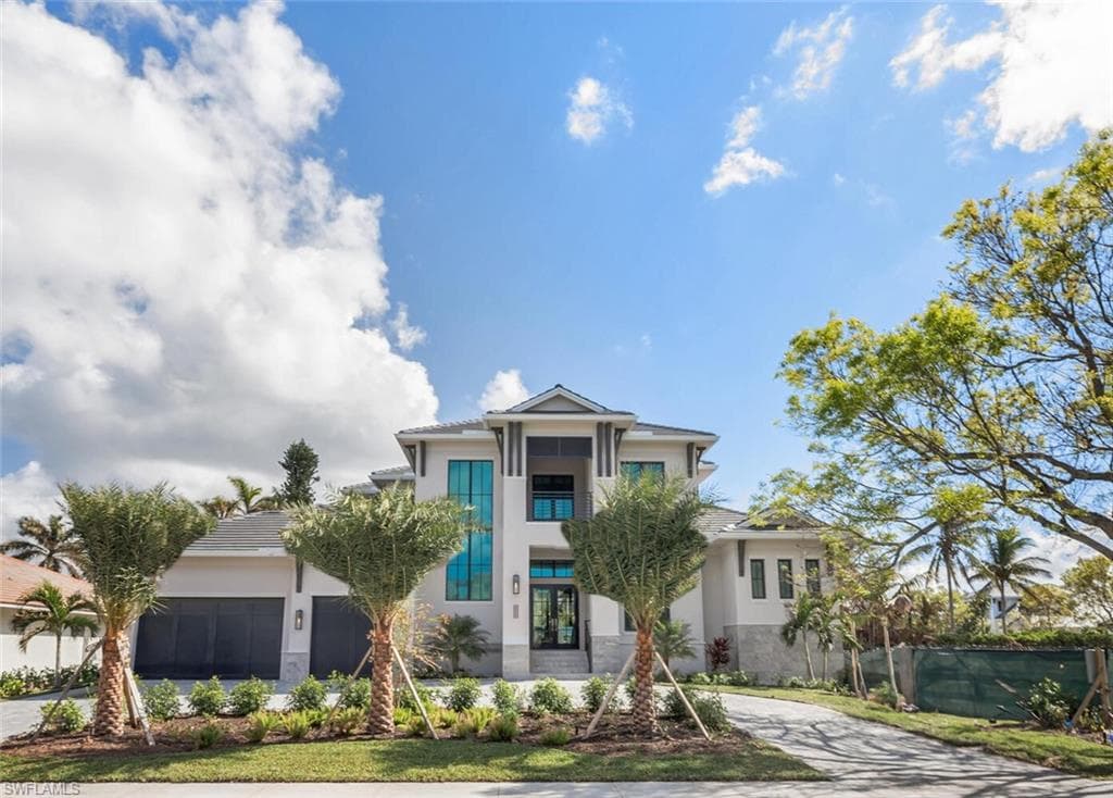 3540 Crayton Rd, Naples, FL 34103-2