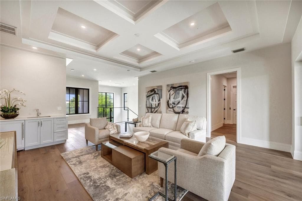 3540 Crayton Rd, Naples, FL 34103-37