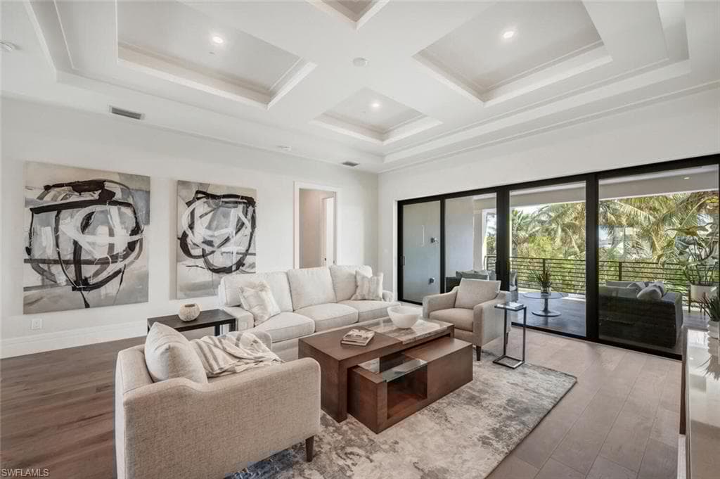 3540 Crayton Rd, Naples, FL 34103-38