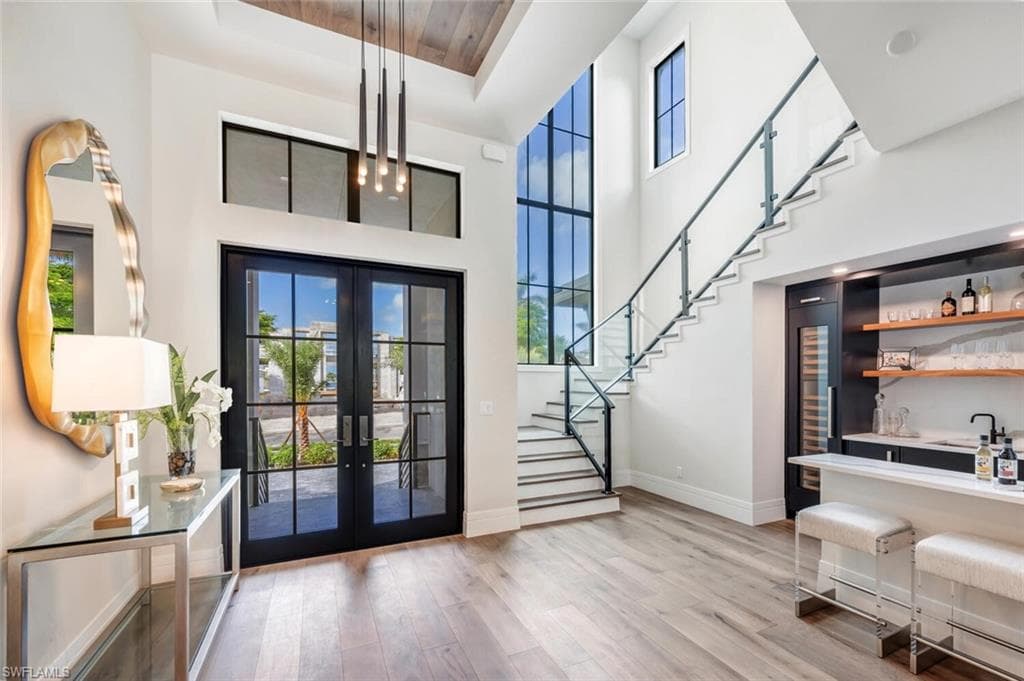 3540 Crayton Rd, Naples, FL 34103-3