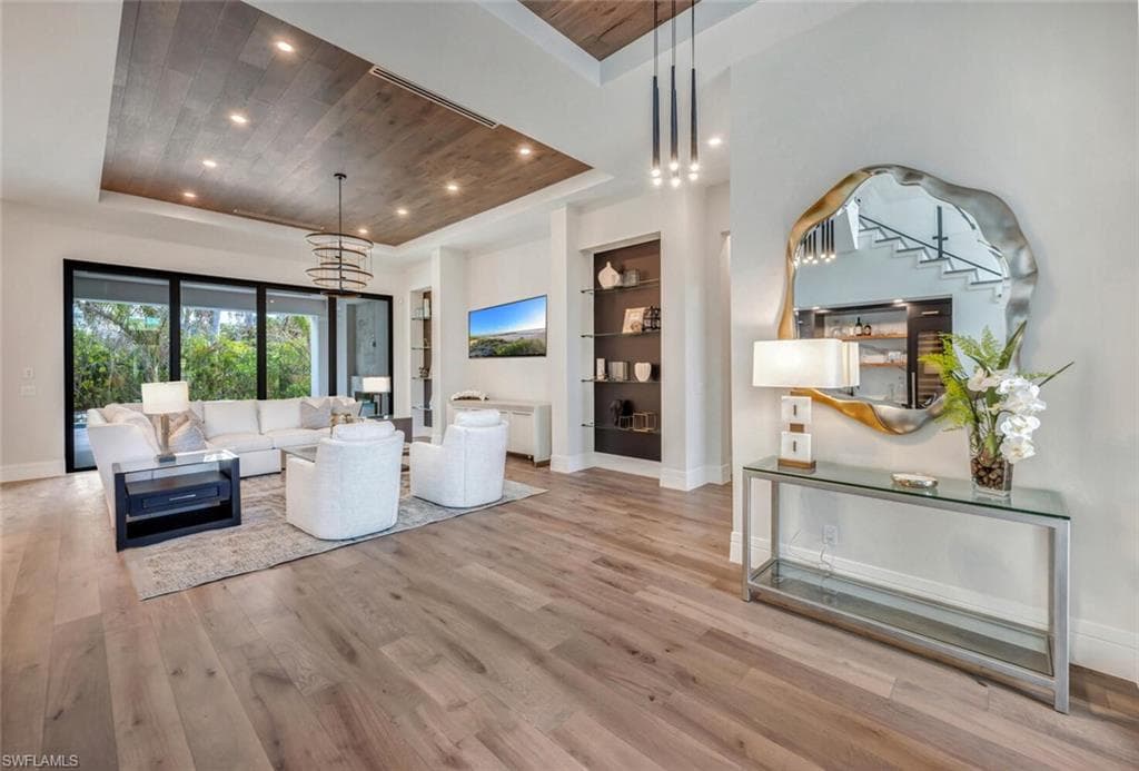 3540 Crayton Rd, Naples, FL 34103-5