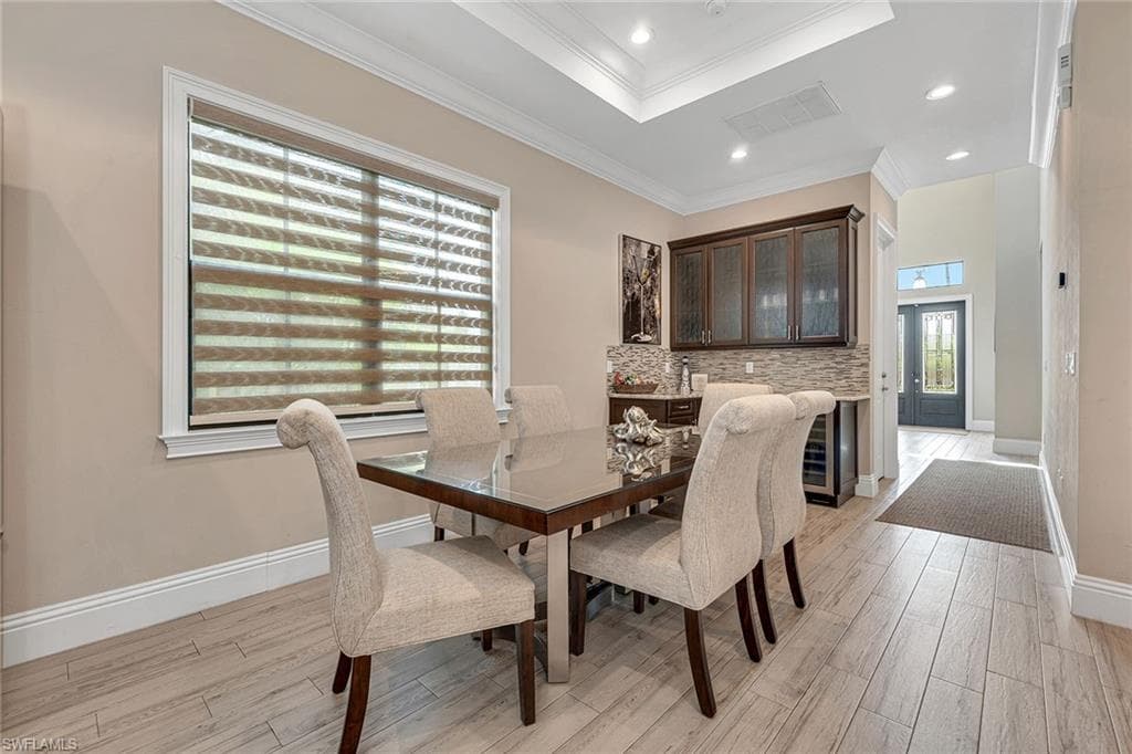 699 98th Ave N, Naples, FL 34108-11