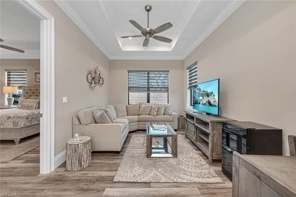 699 98th Ave N, Naples, FL 34108-17