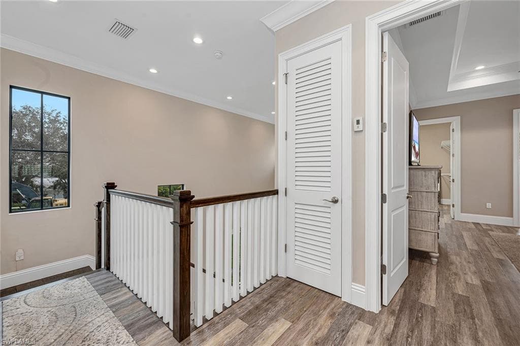 699 98th Ave N, Naples, FL 34108-18