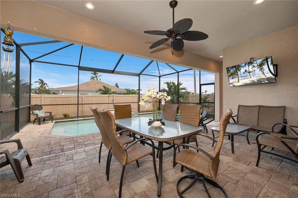 699 98th Ave N, Naples, FL 34108-30