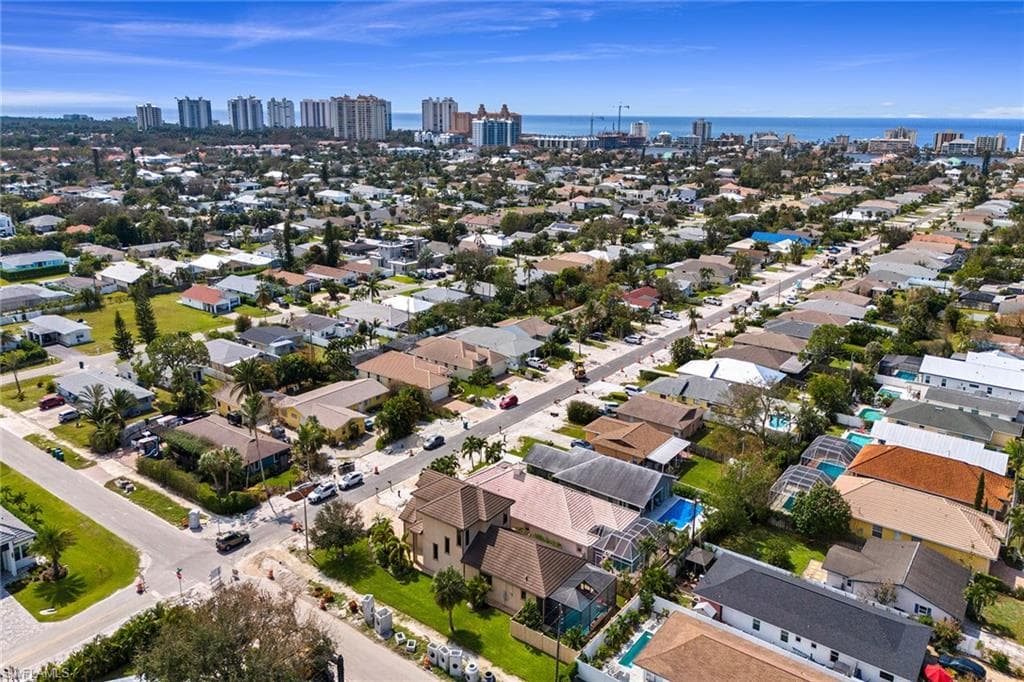 699 98th Ave N, Naples, FL 34108-39