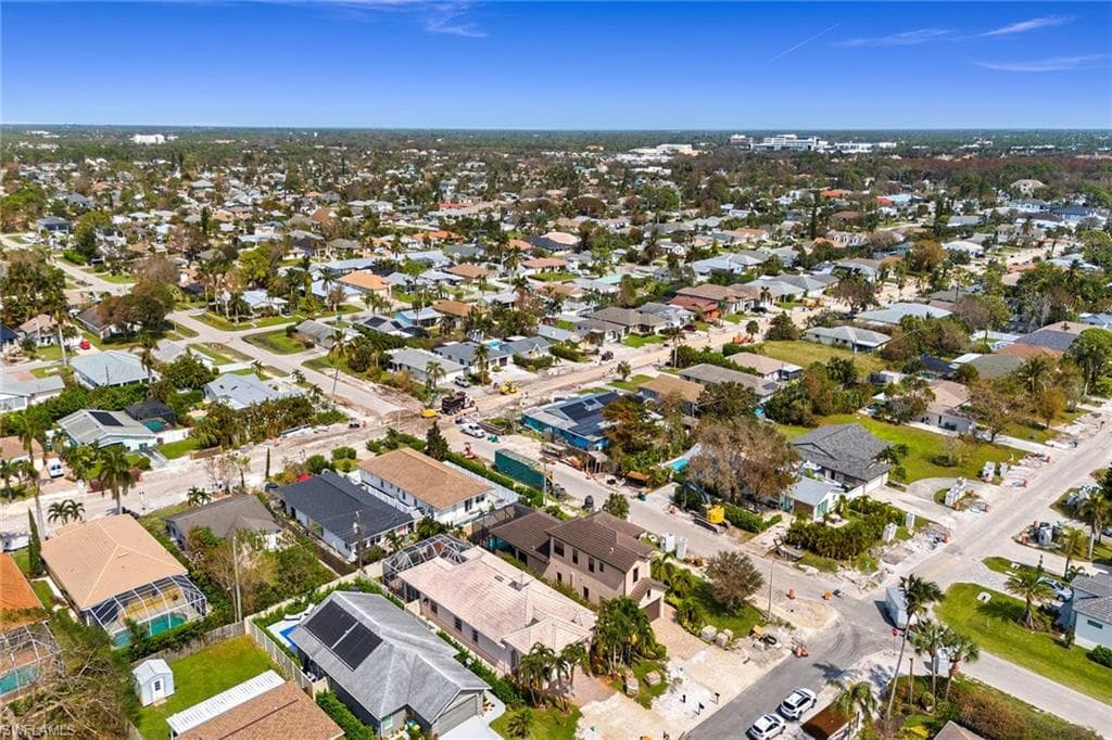 699 98th Ave N, Naples, FL 34108-43