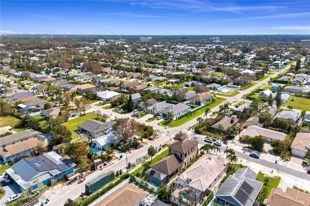 699 98th Ave N, Naples, FL 34108-46