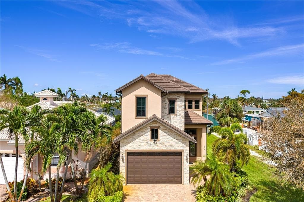 699 98th Ave N, Naples, FL 34108-47