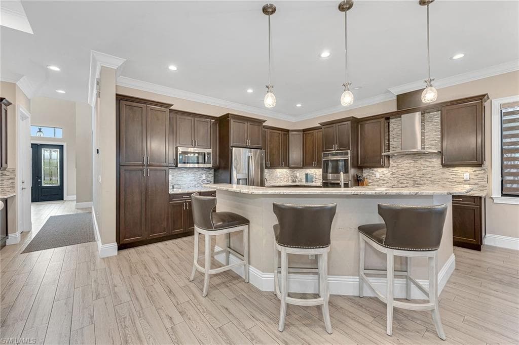 699 98th Ave N, Naples, FL 34108-6