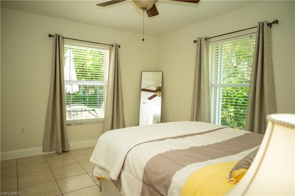 2247 Pineland Ave, Naples, FL 34112-10