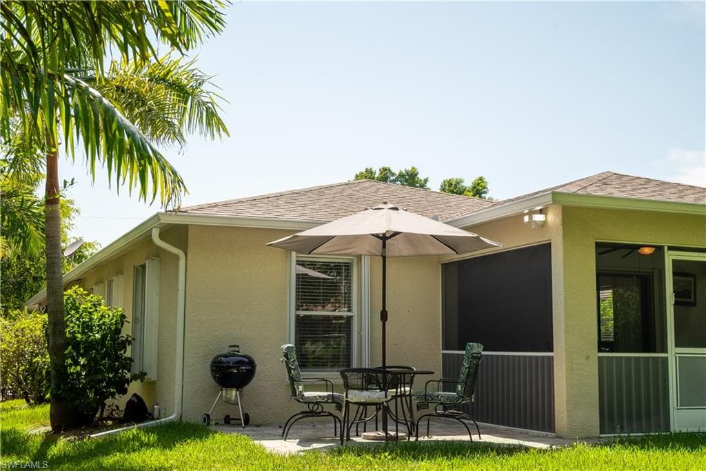 2247 Pineland Ave, Naples, FL 34112-14