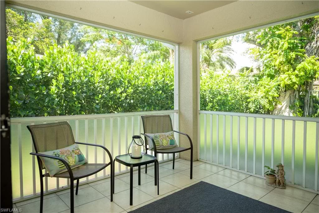 2247 Pineland Ave, Naples, FL 34112-24