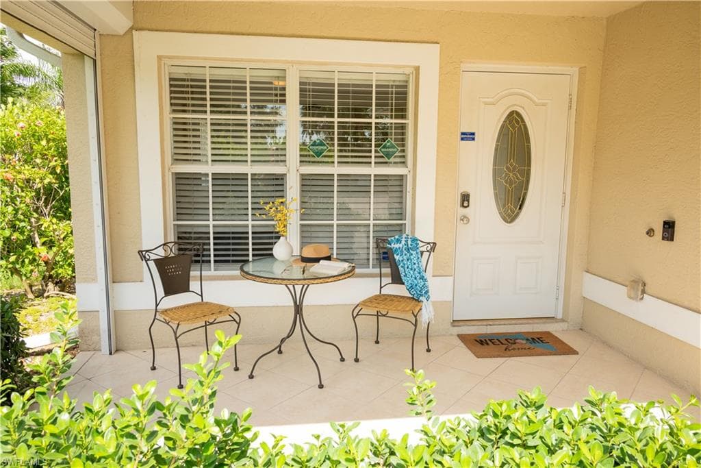2247 Pineland Ave, Naples, FL 34112-3