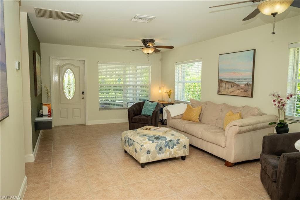 2247 Pineland Ave, Naples, FL 34112-5