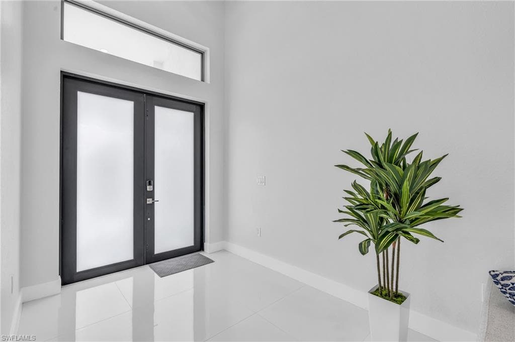 1625 5th Ter, Cape Coral, FL 33909-9