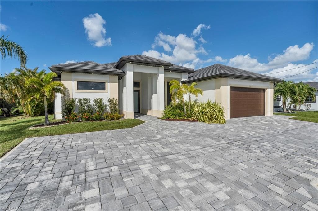 1625 5th Ter, Cape Coral, FL 33909-4