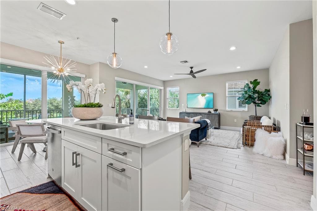 2319 Sawyers Hill Rd 708, Naples, FL 34120-6