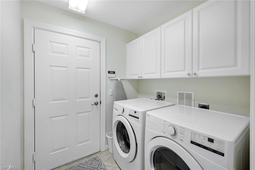8763 Coastline Ct 8-101, Naples, FL 34120-19