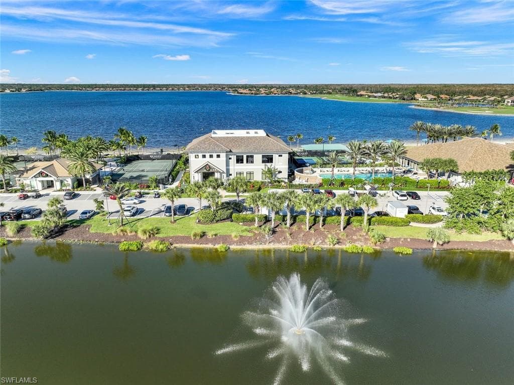 8763 Coastline Ct 8-101, Naples, FL 34120-29