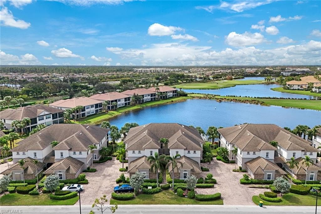 8763 Coastline Ct 8-101, Naples, FL 34120-4