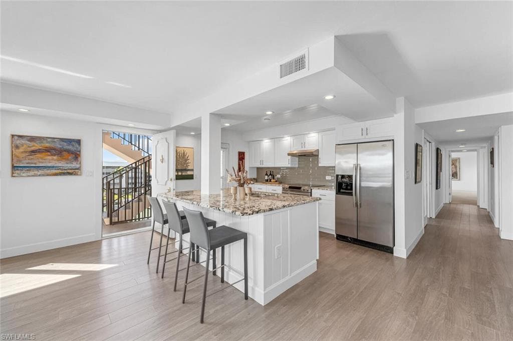 222 Harbour Dr 503, Naples, FL 34103-14