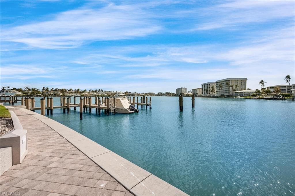 222 Harbour Dr 503, Naples, FL 34103-5