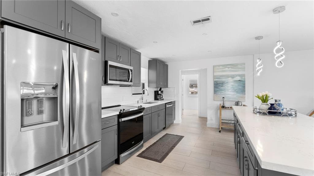 493 Willet Ave, Naples, FL 34108-8