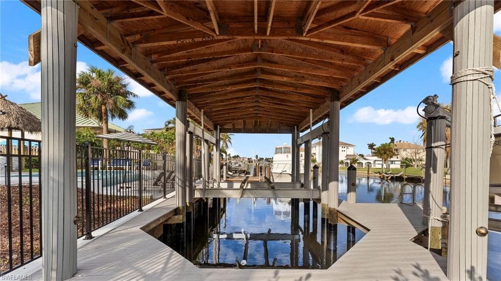 493 Willet Ave, Naples, FL 34108-16