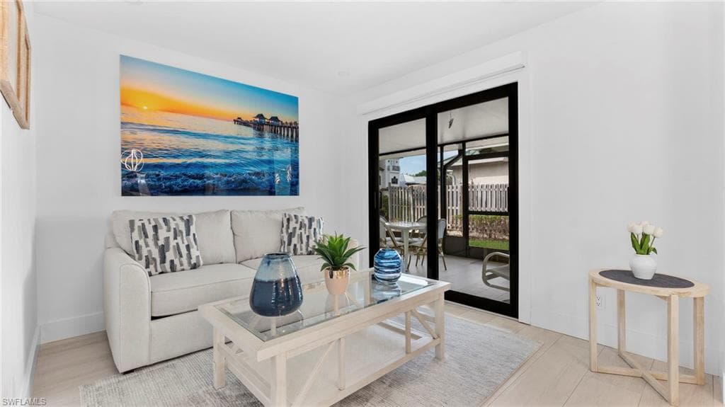 493 Willet Ave, Naples, FL 34108-21