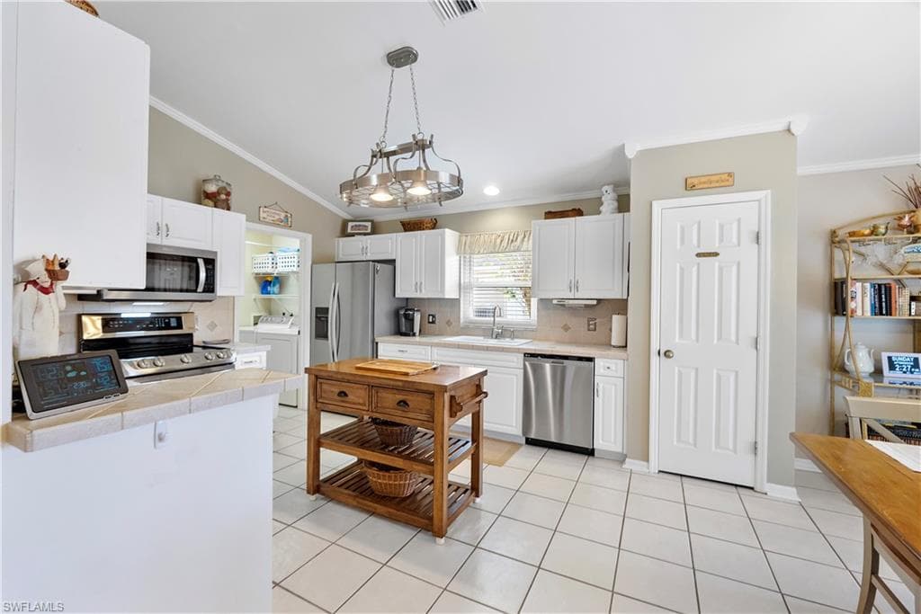 4591 Diploma Ct W, Lehigh Acres, FL 33971-23