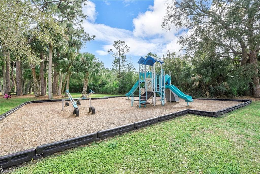 4591 Diploma Ct W, Lehigh Acres, FL 33971-49