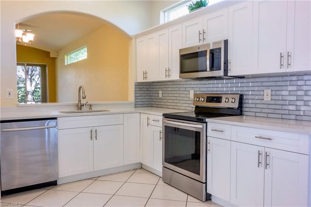 8771 Ibis Cove Cir, Naples, FL 34119-3